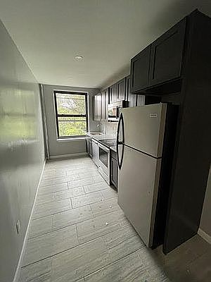 2nd image of 55 Bruckner Blvd #5