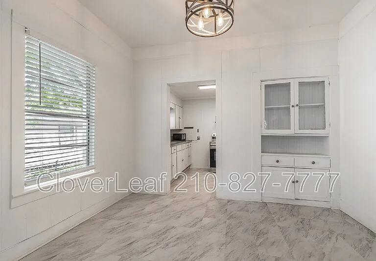 323 Barrera St — Photo 11