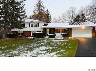 40 Round Trail Dr, Pittsford, NY 14534