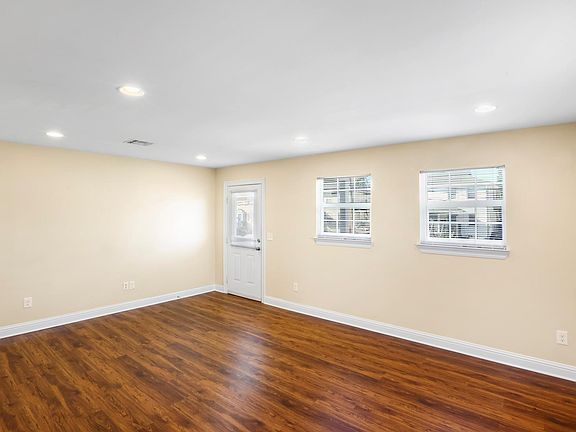 5th image of 6221 Vermillion Blvd