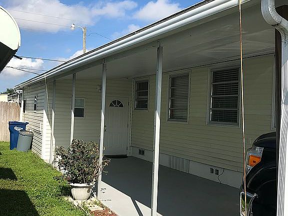 2nd image of 709 51st Avenue Dr W