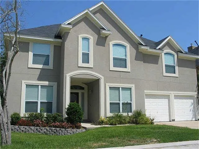 5 bed, 3.5 bath, 3550 sqft, $3,650 — Photo 1