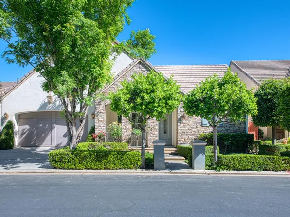 69 W Powers Ave, Clovis, CA 93619