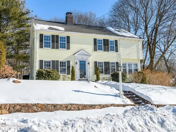 15 Clifton Rd, Wellesley, MA 02481
