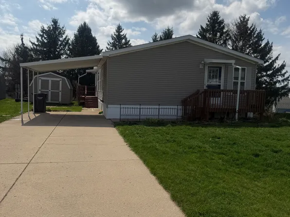 890 Riverbend Ln #36, Middleville, MI 49333