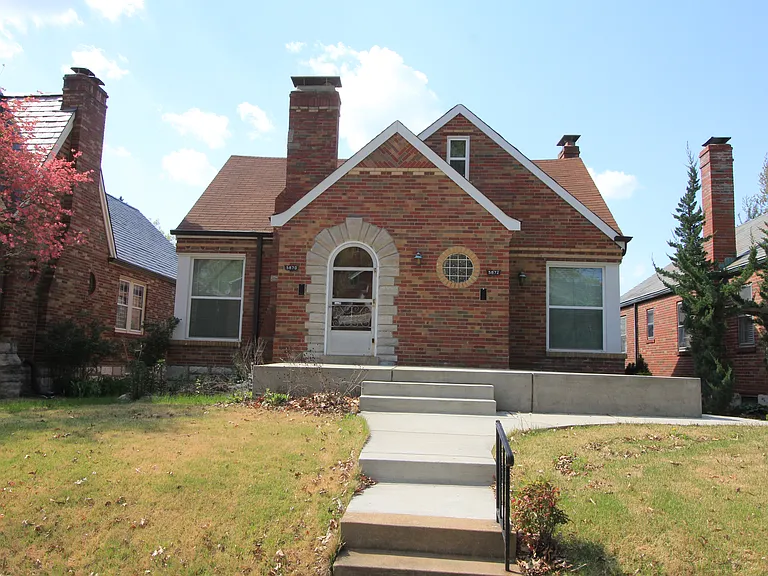 5872 Loran Ave — Photo 1