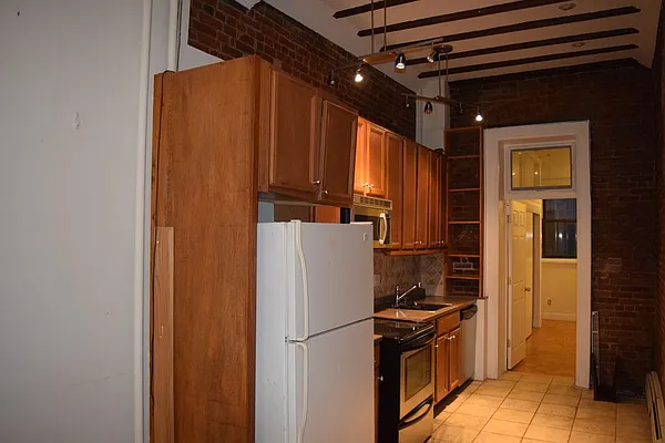Rented by Your Vanity Realty | media 7