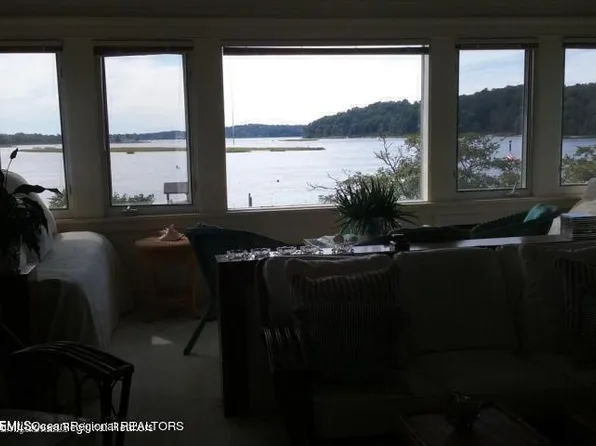 2 Beachway Way, Rumson, NJ 07760