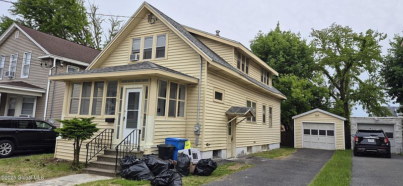 3rd image of 176 Benson Street