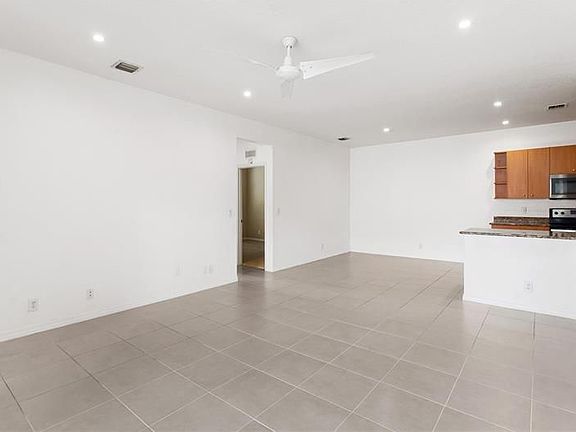 5th image of 3549 Forest Hill Blvd APT 18
