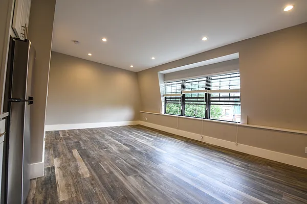 Rented by Realty 2000 Corp | media 24