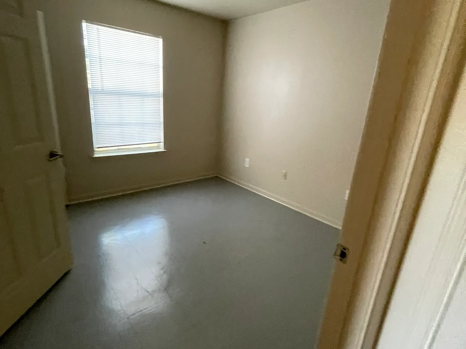 3 bed, 1156 sqft, $950 — Photo 2