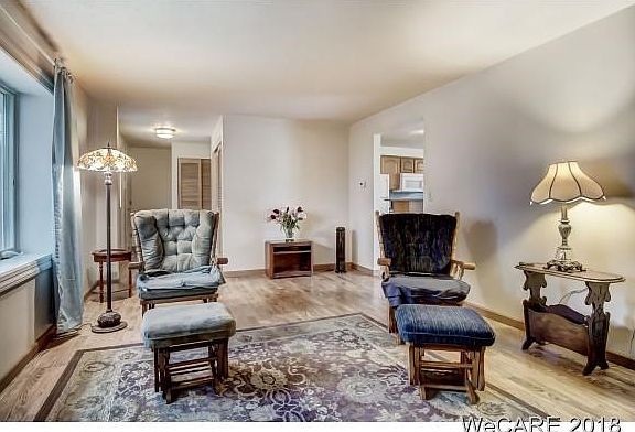 3rd image of 306 Fenway Dr