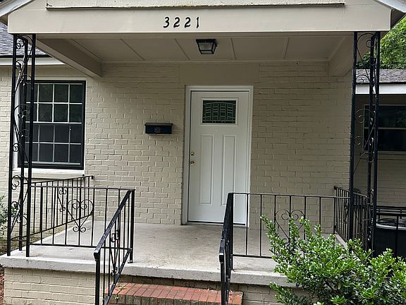 3rd image of 3221 Atkins Dr