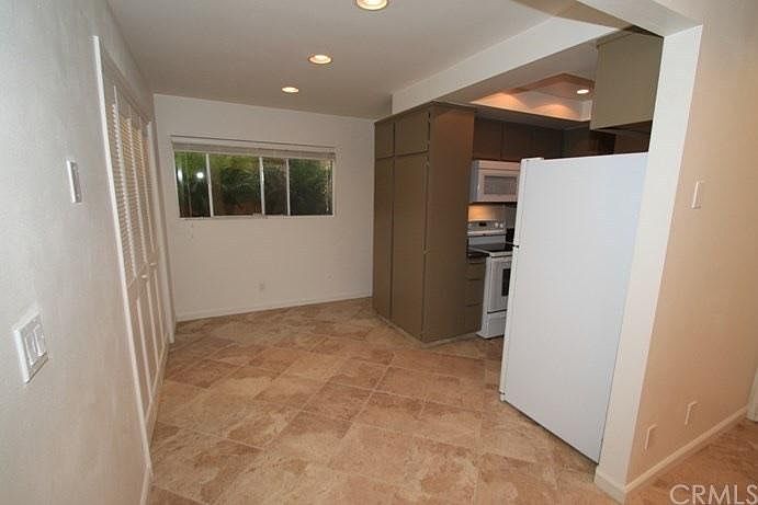 2nd image of 639 1st St APT 2