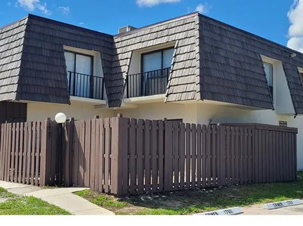 1767 N Congress Ave, West Palm Beach, FL 33401