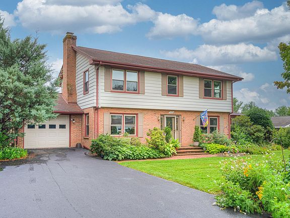 3rd image of 1405 Westover Dr