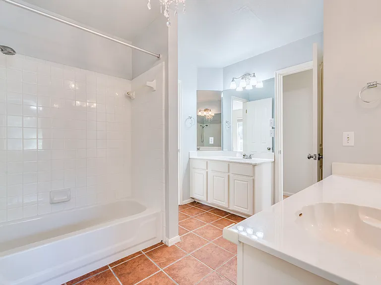 6911 Gentle Oak Dr — Photo 33
