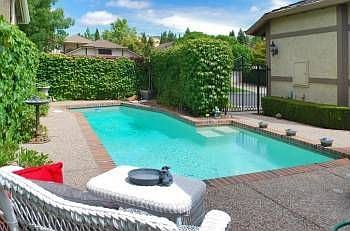 2nd image of 347 Jacaranda Dr