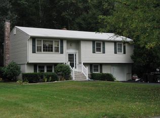10 Washington Dr, Gales Ferry, CT 06335