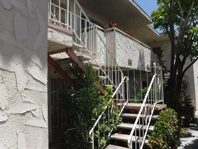 4377 Marlborough Ave — Photo 15
