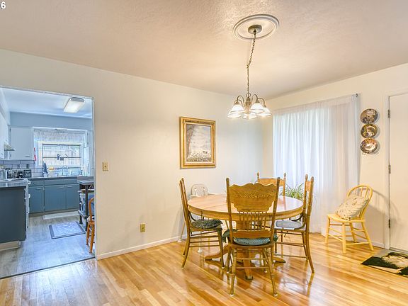 5th image of 709 S Mill St