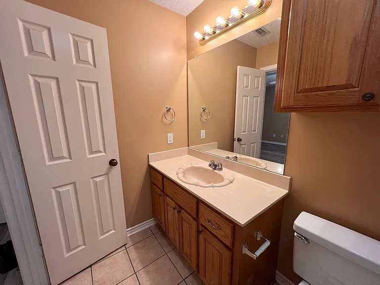 309 Laird Ln #105 — Photo 12