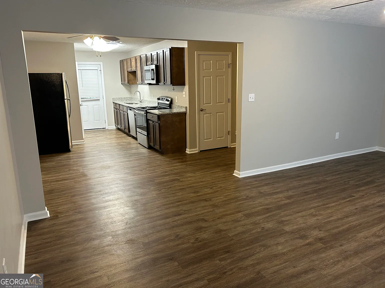 2 bed, 2.0 bath, $1,075 — Photo 2