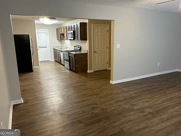 307 N Church St #B1 — Photo 2