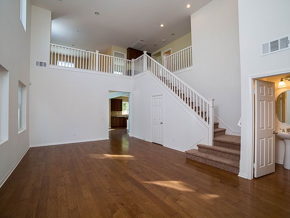 3rd image of 188 Seabluff Dr