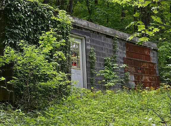 3rd image of 358 Baldridge Dr