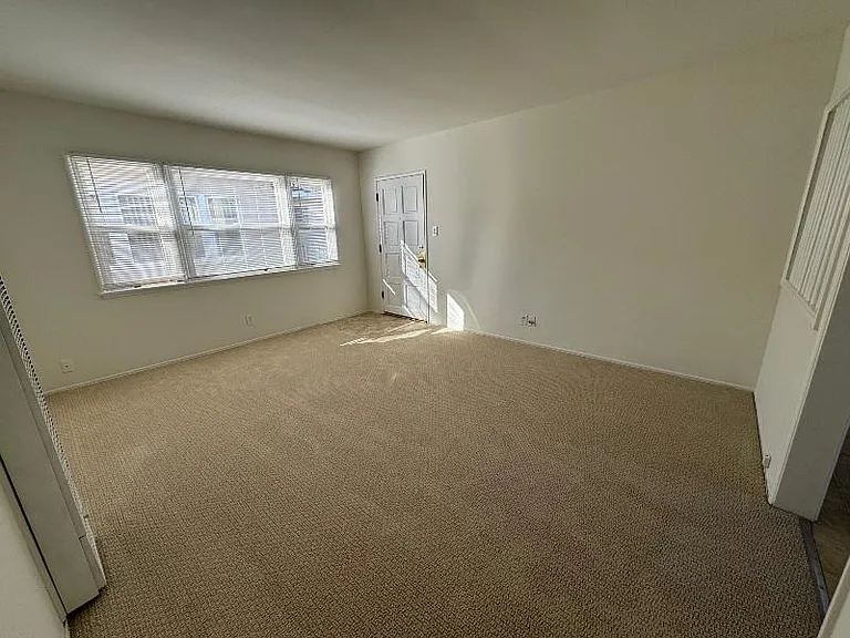 612 Hermosa Ave #A — Photo 4