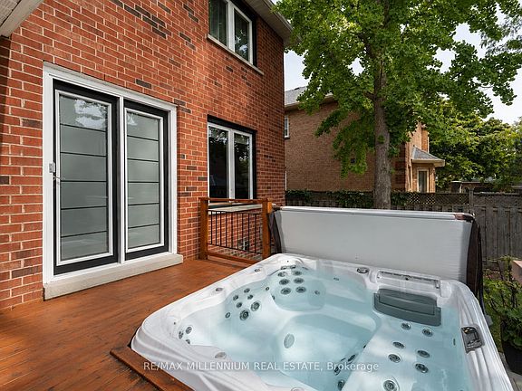 5th image of 2776 Rosewood Ln