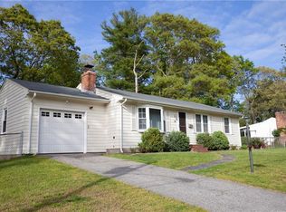 66 Oak Tree Dr, North Kingstown, RI 02852