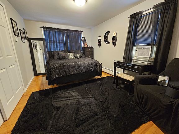 4th image of 121 Canterbury Ave #2