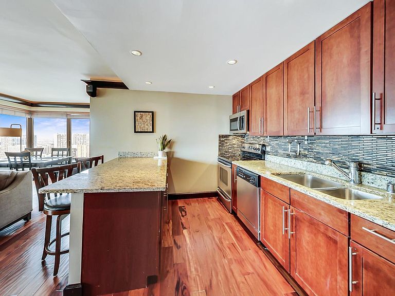 30 E Huron St Chicago, IL, 60611 Apartments for Rent Zillow