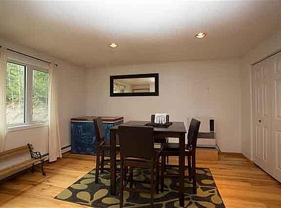 2nd image of 923 Lakloey Dr