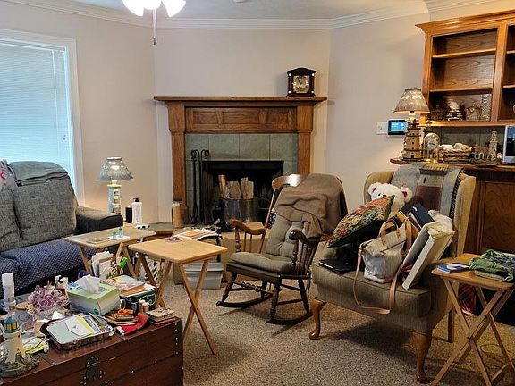 3rd image of 403 Avenue E