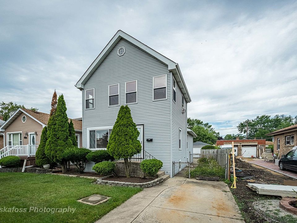 1st image of 2712 N 75th Ct