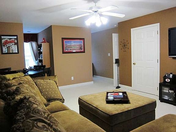 2nd image of 910 Stillwater Ct