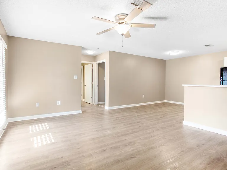 The Waverly Apartments — Photo 15