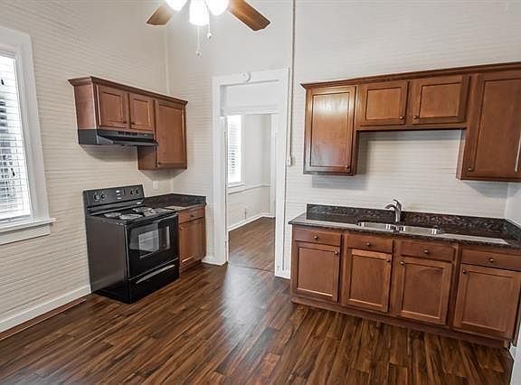 3rd image of 616 Lafayette St