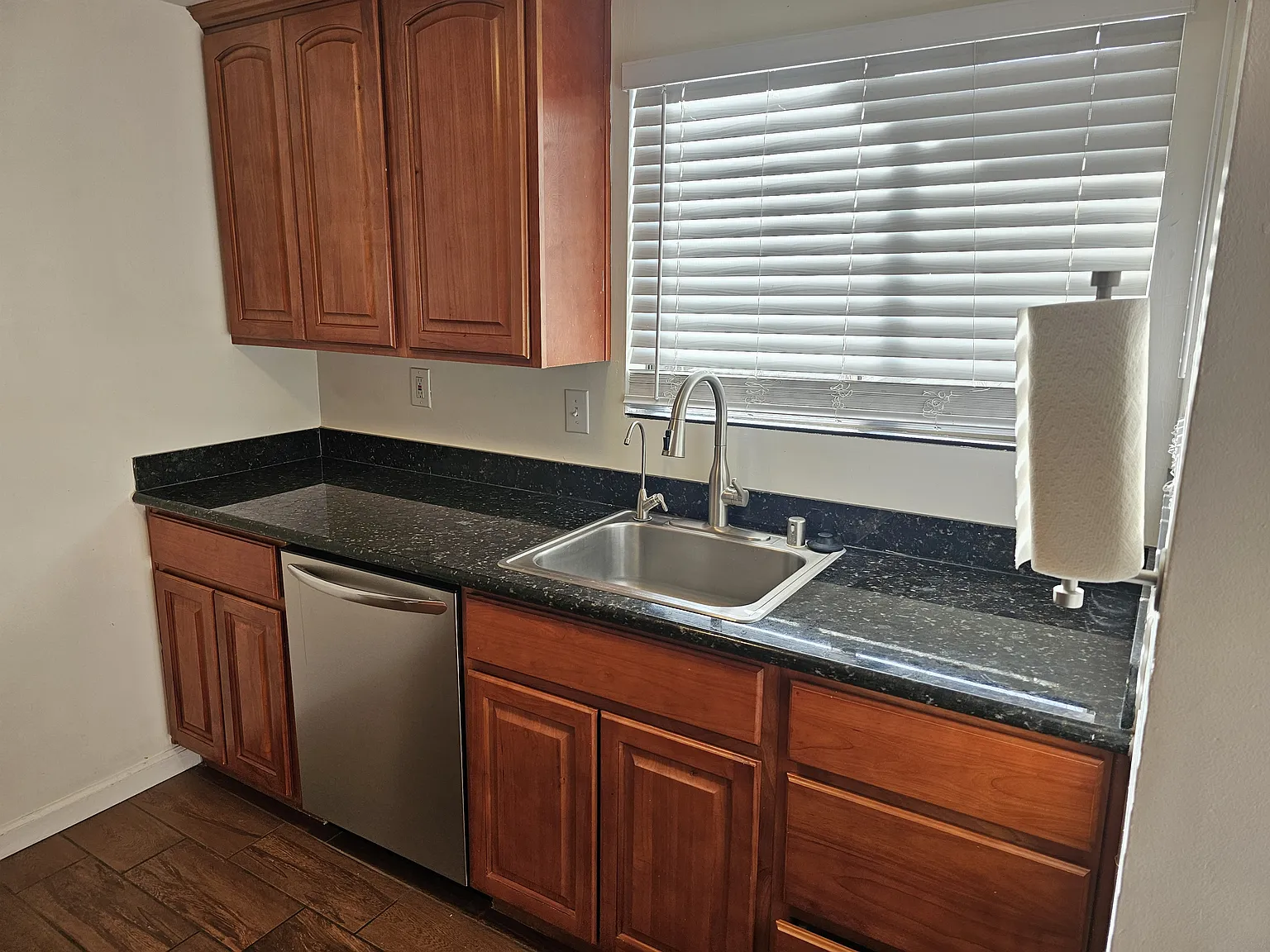 2 bed, 944 sqft, $2,500 — Photo 4