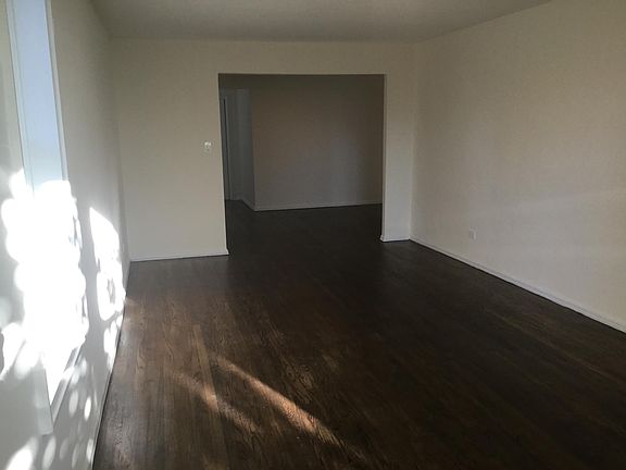 3rd image of 18914 Crocheron Ave APT 404