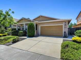 402 Crimson Cir, Vacaville, CA 95687