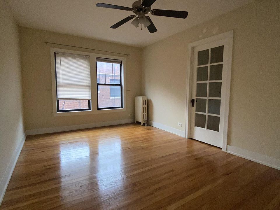 1st image of 514 W Cornelia Ave #3W