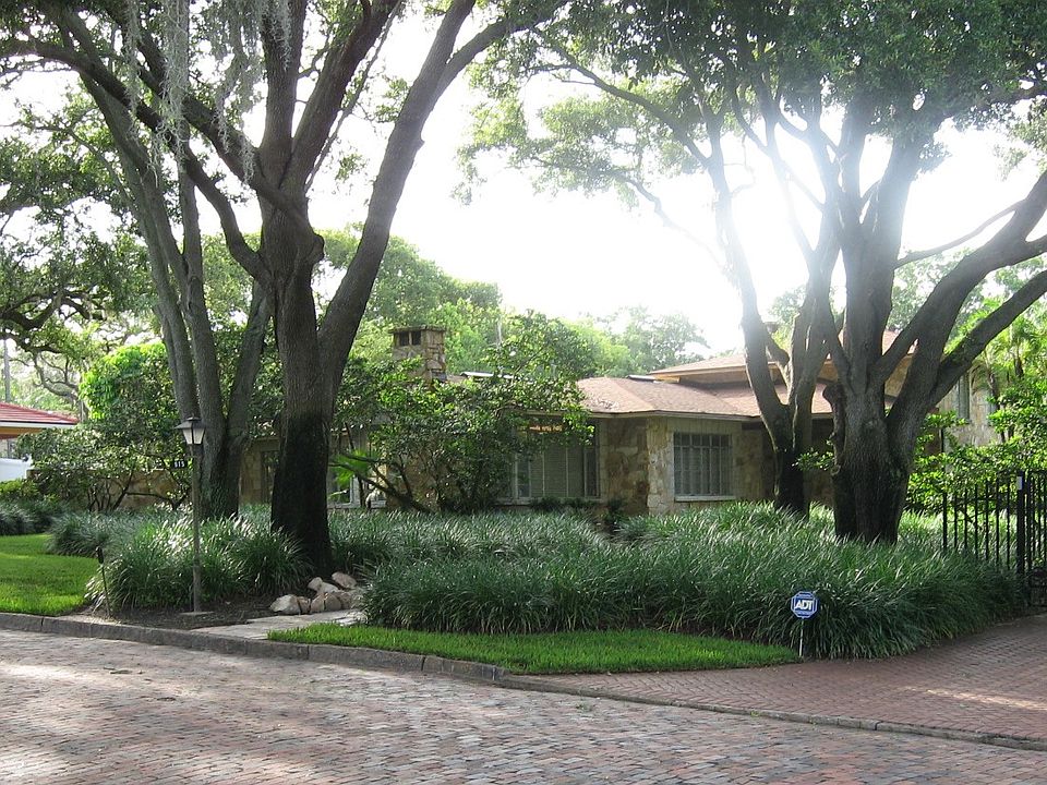 1st image of 915 41st Ave N
