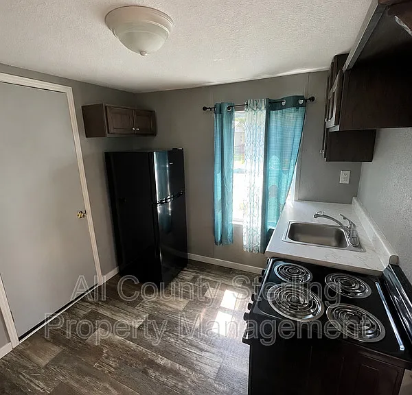 917 NE Aberdeen Ave — Photo 12