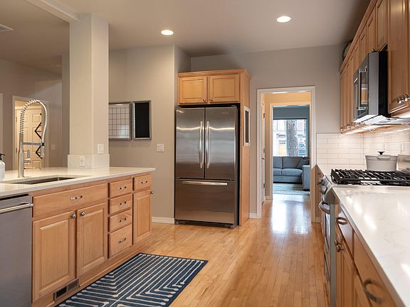 4th image of 61055 Snowberry Pl