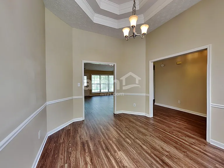 2740 Avalon Meadows Ln — Photo 10